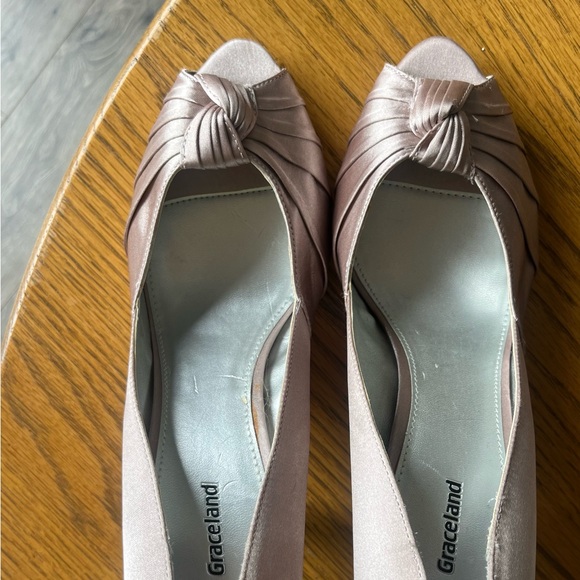 Brand new never worn rose gold peep toed heels - Picture 2 of 5